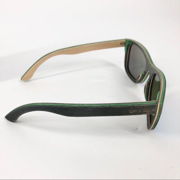 Emolly Black & Green Bamboo Polarized Sunglasses - Picture 2 of 5